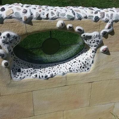 Gartenmauer mit Illusionsmalerei Detailsansicht